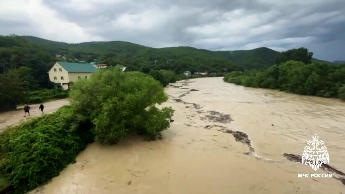 Подтопление в Туапсинском районе Краснодарского края. Август 2025 г. Скриншот видео МЧС России
