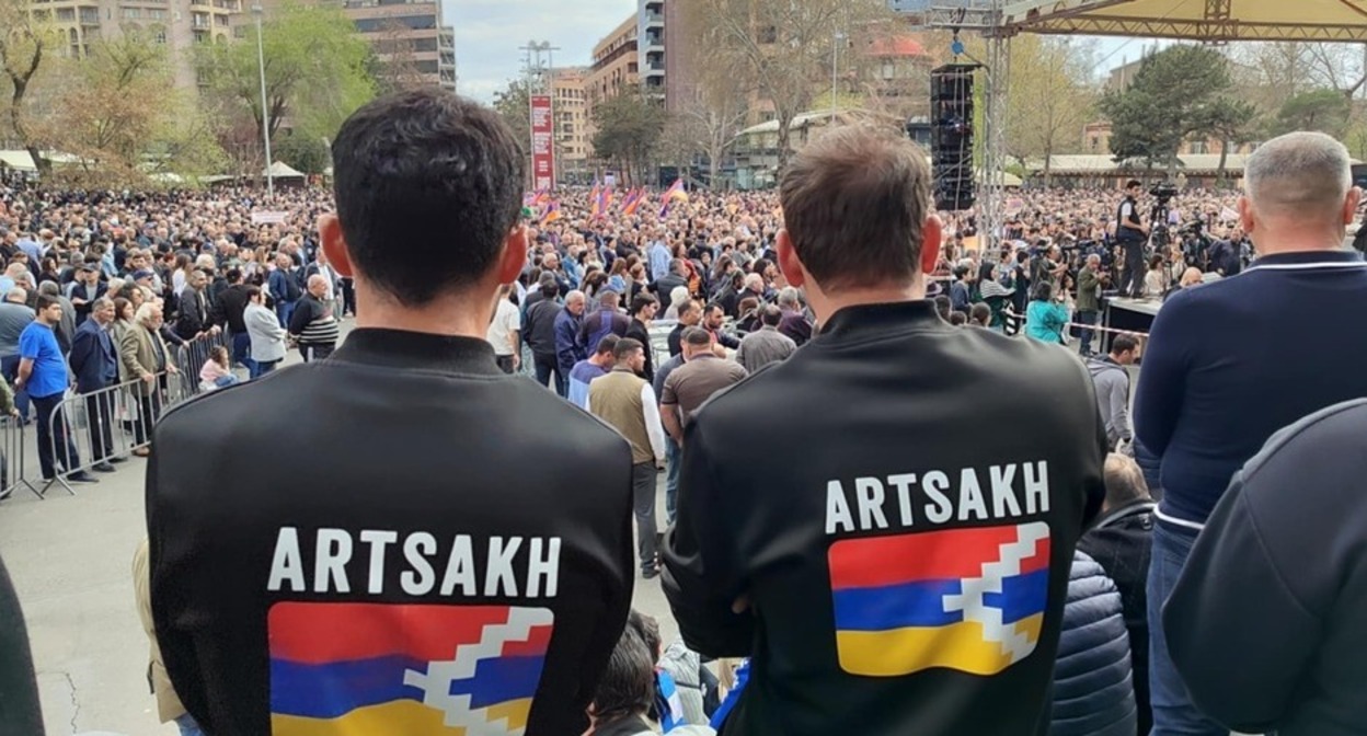 Митинг беженцев из Нагорного Карабаха в Ереване, 29 марта 2025 года. Фото Алвард Григорян для “Кавказского узла”.