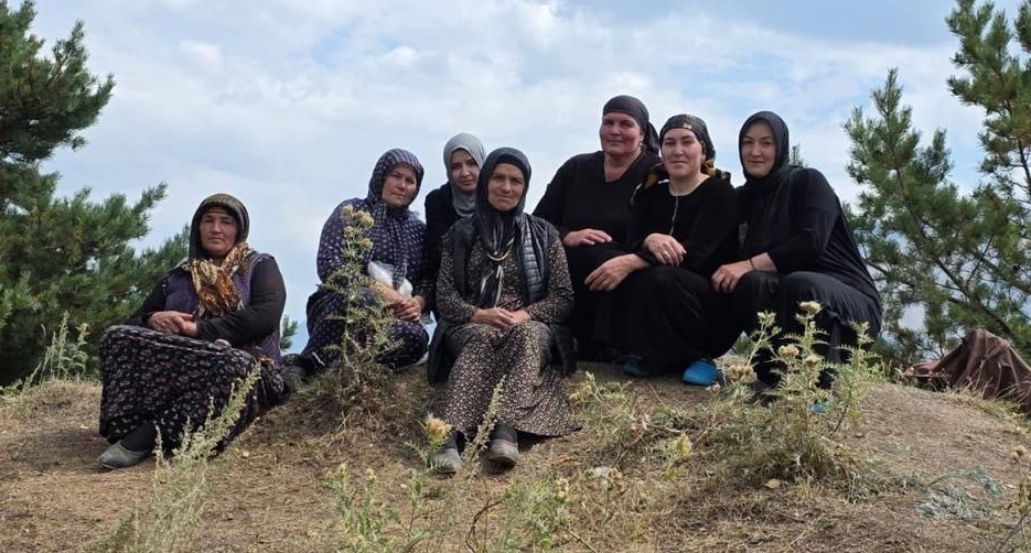 Женщины, участвовавшие в тушении лесного пожара. Фото: "Даглесхоз" https://t.me/dagleshoz/7737