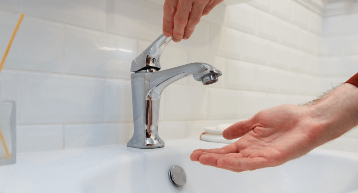 Отключение воды. Фото: пресс-служба "Водоканала" https://gvk86.ru/press-center/30116/ 