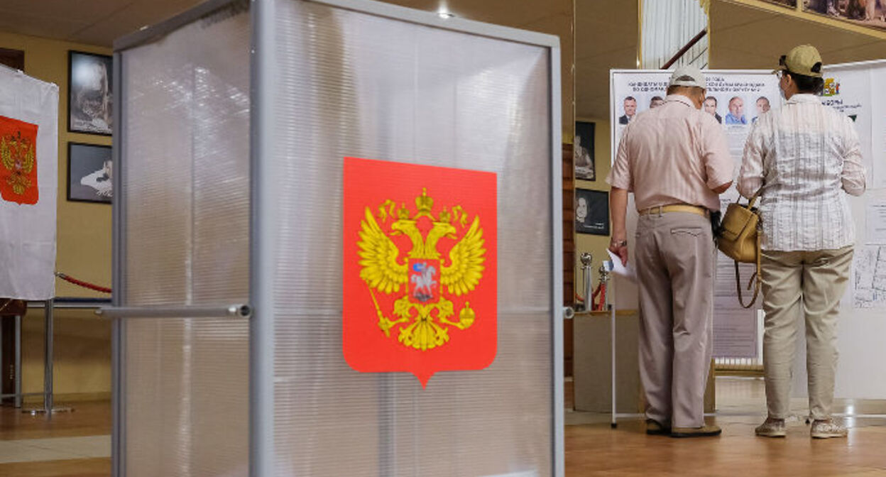 Избирательный участок. Фото Елены Синеок, "Юга.ру"