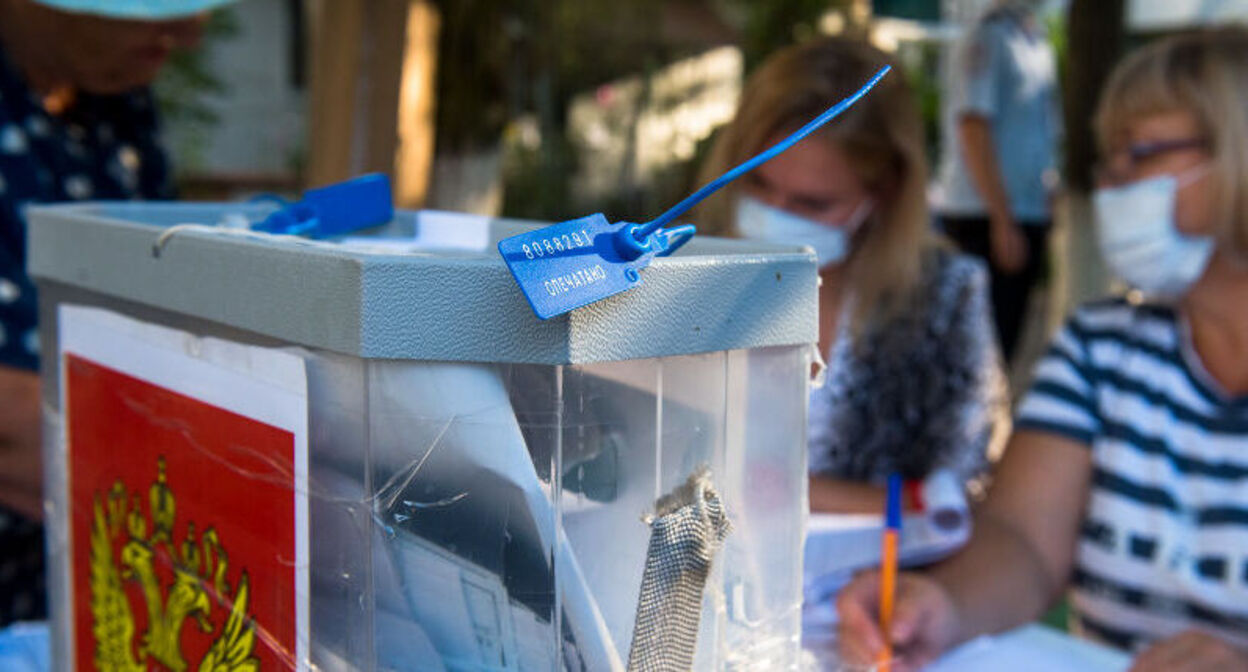 Избирательная комиссия. Фото Елены Синеок, "Юга.ру"