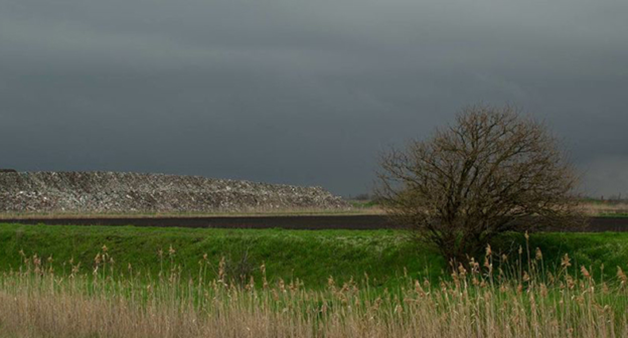 Мусорный полигон в Полтавской. Фото Александра Гончаренко, "Юга.ру"