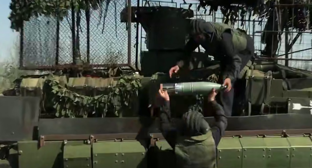 Российские бойцы. Стоп-кадр видео Минобороны России от 19.09.25, https://t.me/mod_russia/56775.