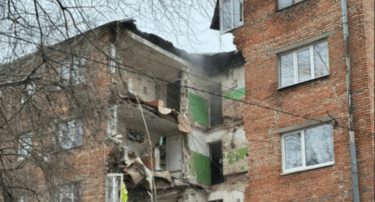 Дом на улице Нариманова в Ростове-на-Дону после обрушения подъезда. Фото из Telegram-канала Василия Голубева от 28.01.24, https://t.me/golubev_vu/1079