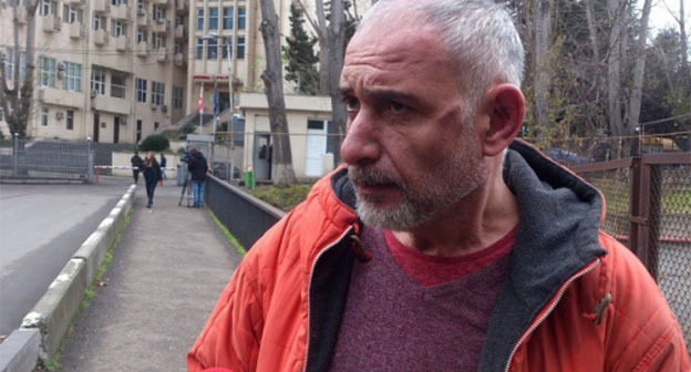 Звиад Ратиани. Фото: https://www.interpressnews.ge/ka/article/473436-poet-zviad-ratianis-sakmeze-sasamartlo-zepiri-mosmenis-gareshe-imsjelebs