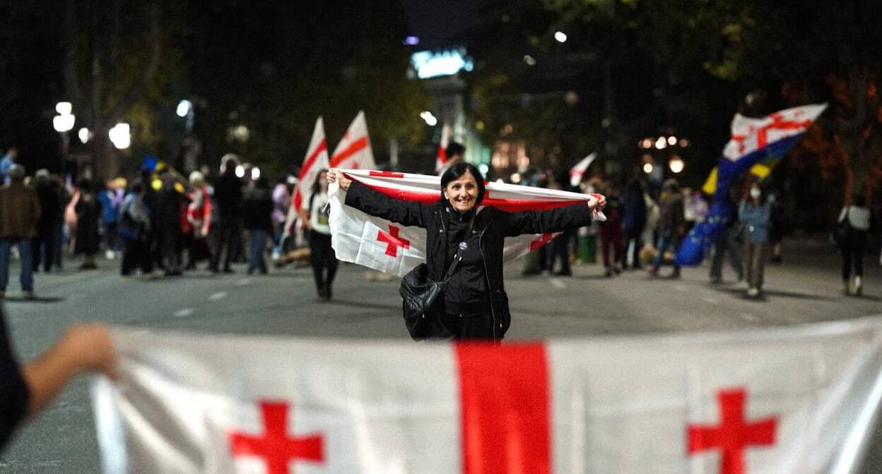 Протестующие на проспекте Руставели. Фото: Keto Mikadze / Publika