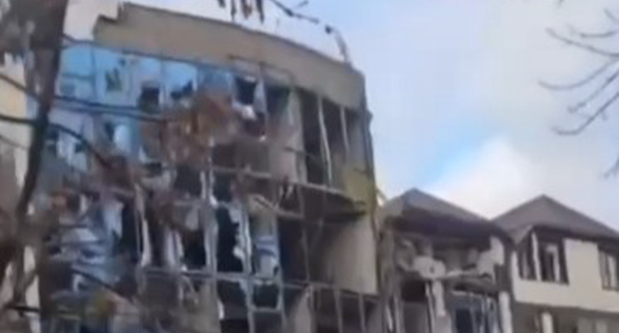 Последствия атаки беспилотников в Махачкале. 22 октября 2025 г. Скриншот видео Baza/Telegram