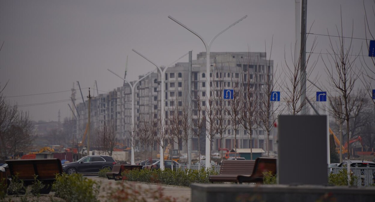 Новостройки в Путинском районе Грозного. Фото: https://chechnyatoday.com/news/384392