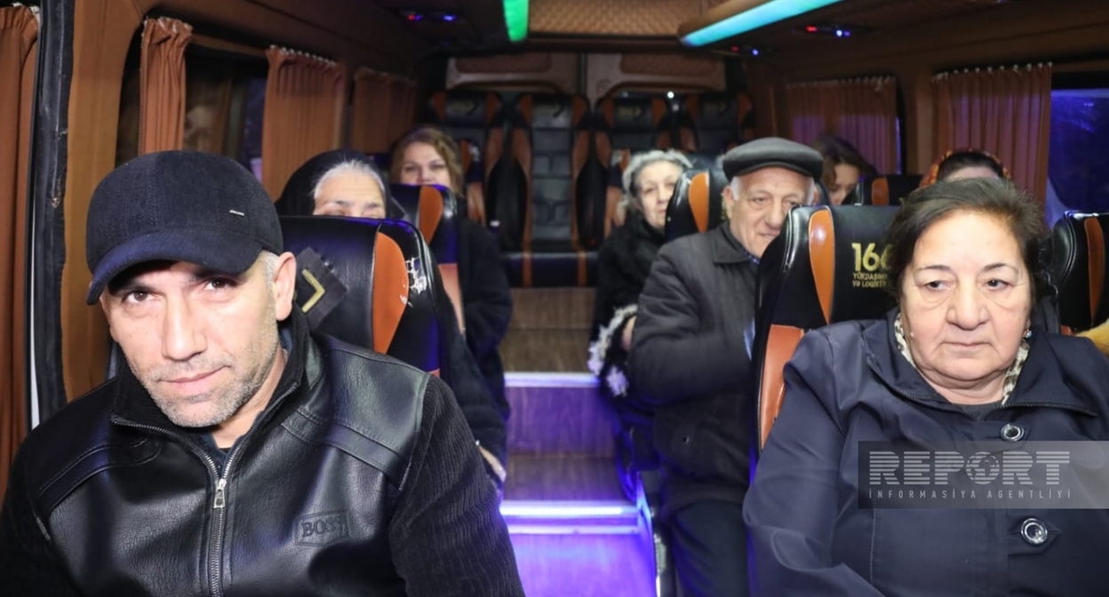 Азербайджанские переселенцы. 24 декабря 2025 года. Фото: Report https://report.az/ru/vnutrennyaya-politika/v-selo-sos-i-horovlu-vyehala-ocherednaya-gruppa-byvshih-vynuzhdennyh-pereselencev