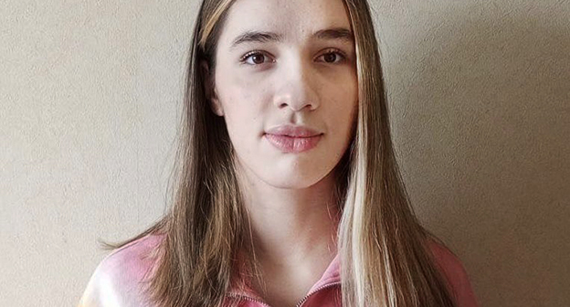 Айна Манькиева. Скриншот фото из телеграм-канала «Марем»