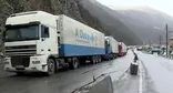 Большегрузные машины на Транскаме. Фото: https://icma.az/ru/amp/vremenno-zapresheno-dvizhenie-bolshegruzov-po-chasti-transkavkazskoj-magistrali-1402456