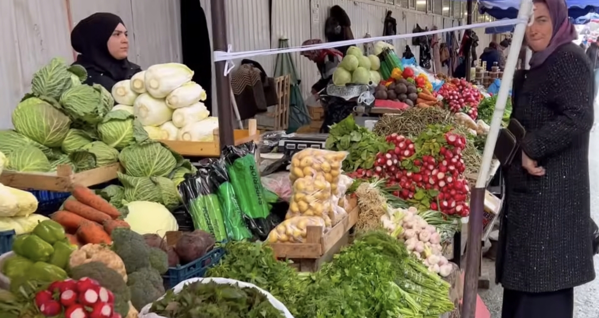 Рынок "Беркат" в Грозном. Кадр видео Алёнка Краснодар / YouTube