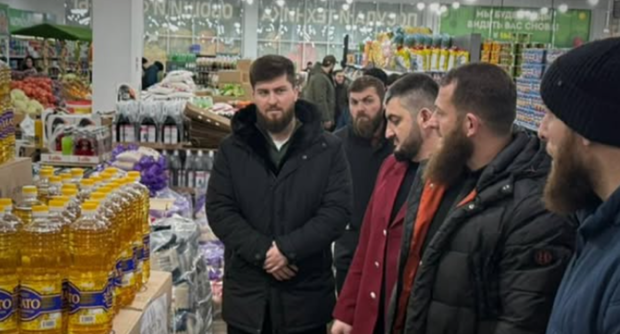 Рейд в одном из магазинов от 27.02.26. Скриншот фото "Чечня сегодня" https://chechnyatoday.com/news/394278.
