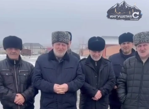 Стоп-кадр видеообращения жителей Сагопши к Калиматову. Фото: News_Ingushetii Official / Telegram-канал