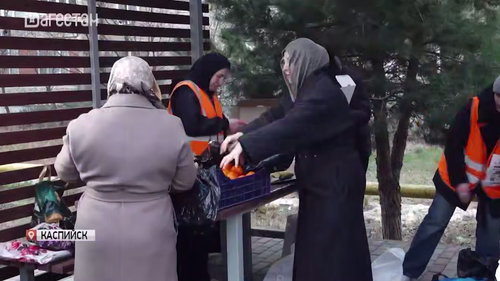 Кадр благотворительный ифтар для 9-летнего мальчика с редким заболеванием прошел в Каспийске. Фото: РГВК "Дагестан" / Telegram-канал