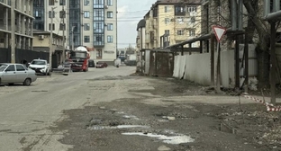 Ямы на улице Чернышевского в Нальчике. Фото: прокуратура Кабардино-Балкарии / Telegram