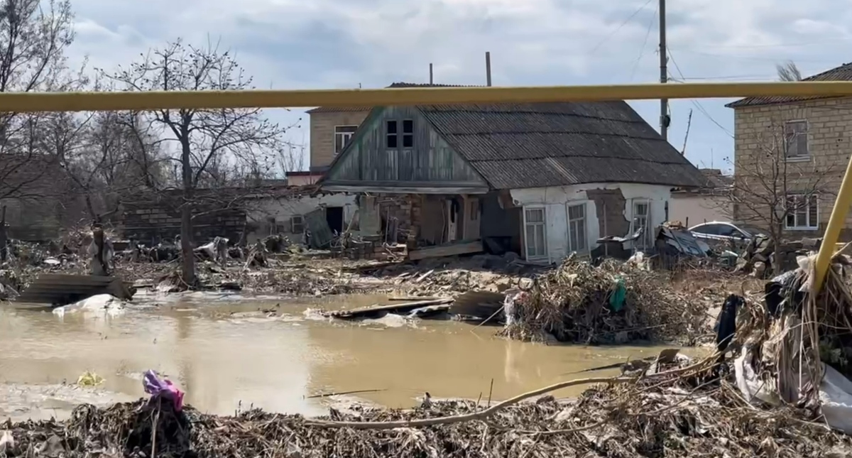 Последствия наводнения в Мамедкале. Кадр видео администрации Дербентского района https://t.me/derbentskiyrayon_official/21857 Последствия наводнения в Мамедкале. Кадр видео администрации Дербентского района https://t.me/derbentskiyrayon_official/21857