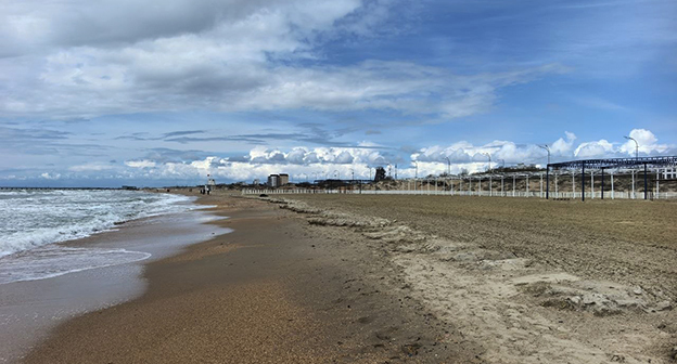 Пляж в Анапе. 10 апреля 2026 г. Фото: https://t.me/maksanapskii/18271 Пляж в Анапе. 10 апреля 2026 г. Фото: https://t.me/maksanapskii/18271