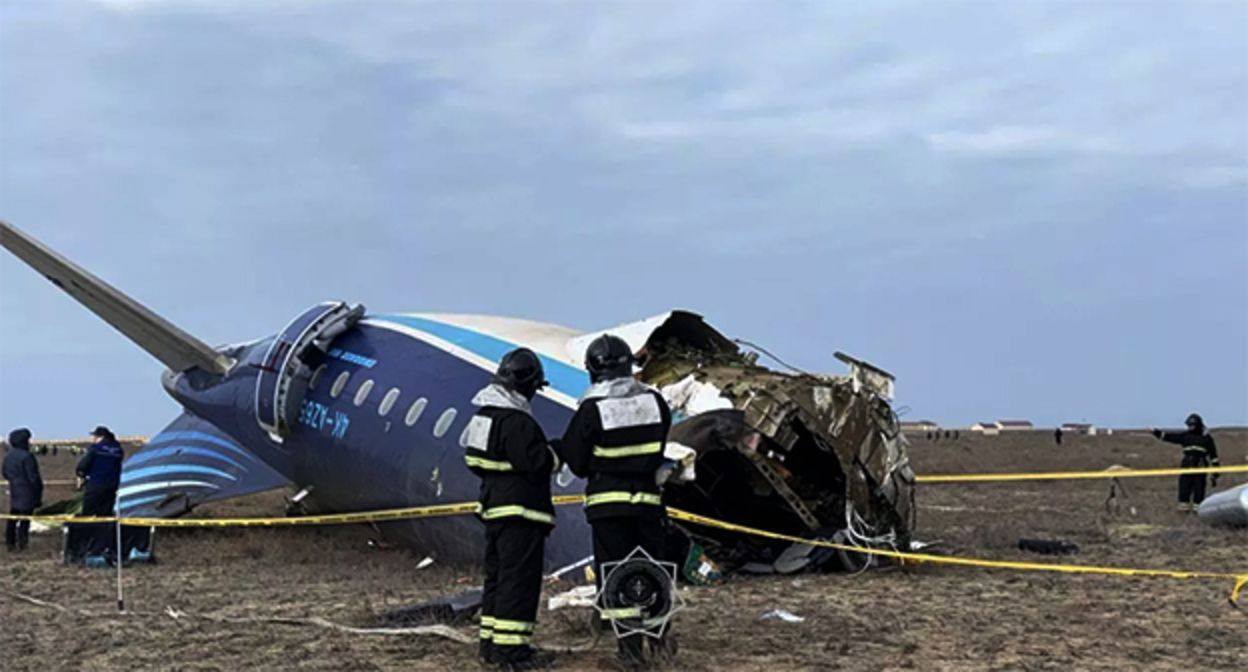 Крушение самолета AZAL. Декабрь 2024 г. Фото: МЧС Республики Казахстан