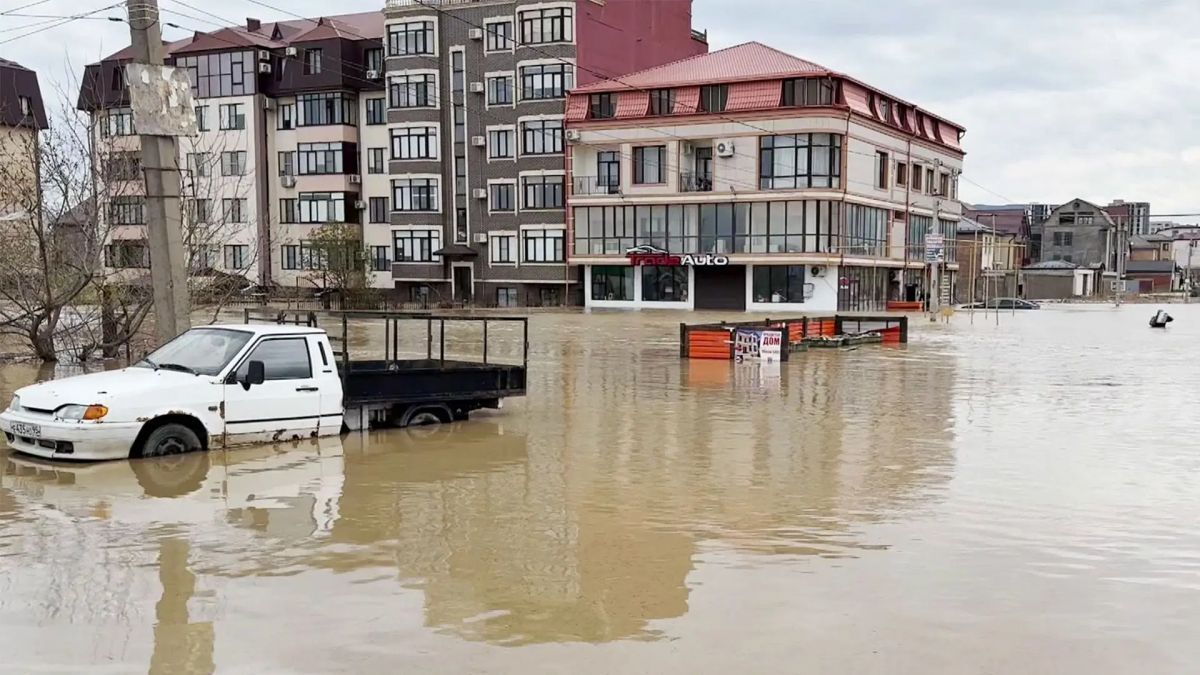 Наводнение в Махачкале, 7 апреля 2026 года. Кадр сюжета "Первого канала". 