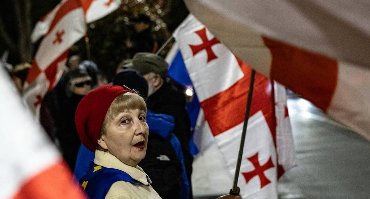 Участница акции на проспекте Руставели. Фото: Ketevan Khutsishvili / Netgazeti