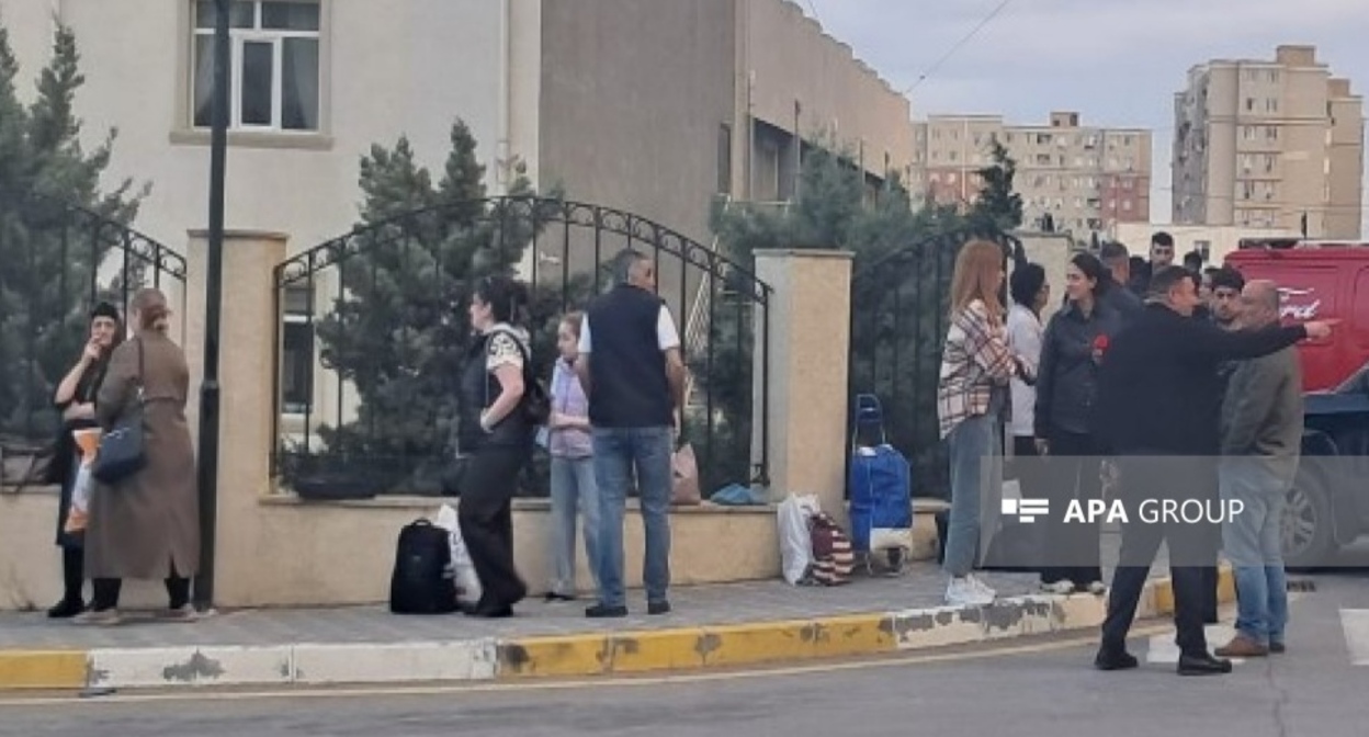 Переселенцы в ожидании отправки в Агдам. 26 мая 2026 года. Фото: АПА https://ru.apa.az/sotsium/v-agdam-otpravlena-ocerednaya-gruppa-pereselencev-653814 Переселенцы в ожидании отправки в Агдам. 26 мая 2026 года. Фото: АПА https://ru.apa.az/sotsium/v-agdam-otpravlena-ocerednaya-gruppa-pereselencev-653814