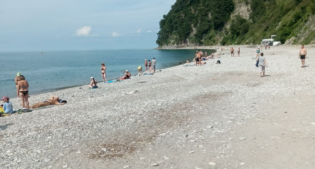 Пляж в Туапсе. Скриншот фото из Telegram-канала Романа Пукалова от 14.06.26, https://t.me/Roman_eco/1870. Пляж в Туапсе. Скриншот фото из Telegram-канала Романа Пукалова от 14.06.26, https://t.me/Roman_eco/1870.