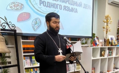 Арсен Исраелян. Скриншот фото с сайта "Воронеж многонациональный", https://воронеж-многонациональный.рф/articles/events/pod-russkie-pesni-i-zvuki-duduka/