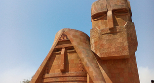 Памятник "Мы и наши горы". Фото: Merisargsyan.https://ru.wikipedia.org/ 