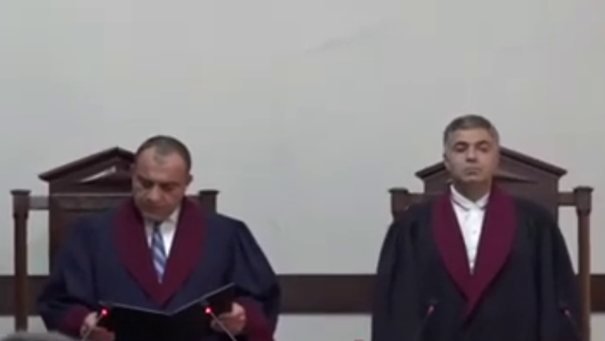 Судья Конституционного суда зачитывает решение. Стоп-кадр видео Armenia Today от 04.07.26, https://armeniatoday.am/politics-ru/internal-policy/1097272/ Судья Конституционного суда зачитывает решение. Стоп-кадр видео Armenia Today от 04.07.26, https://armeniatoday.am/politics-ru/internal-policy/1097272/