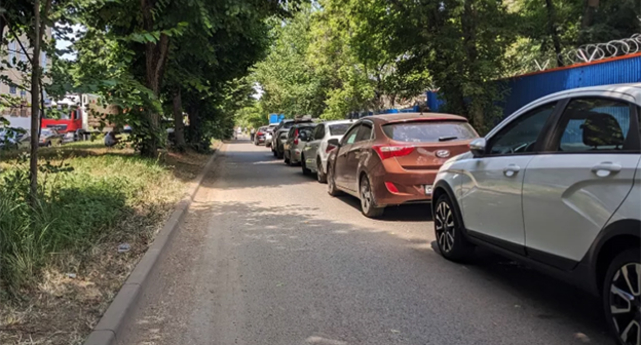 Очередь на заправку. Фото  Фото Александры Прохоренковой-Аксеновой, Юга.ру