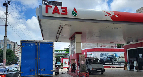 Заправка газом в Махачкале. Фото Олега Ионова для "Кавказского узла" Заправка газом в Махачкале. Фото Олега Ионова для "Кавказского узла"