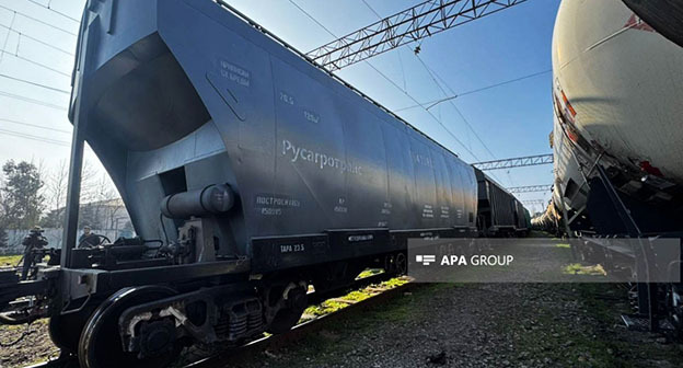 Цистерны с дизтопливом. Фото: APA https://ru.apa.az/energy-and-industry/iz-azerbaidzana-v-armeniyu-budet-otpravleno-17-vagonov-cistern-s-dizelnym-toplivom-669921 Цистерны с дизтопливом. Фото: APA https://ru.apa.az/energy-and-industry/iz-azerbaidzana-v-armeniyu-budet-otpravleno-17-vagonov-cistern-s-dizelnym-toplivom-669921