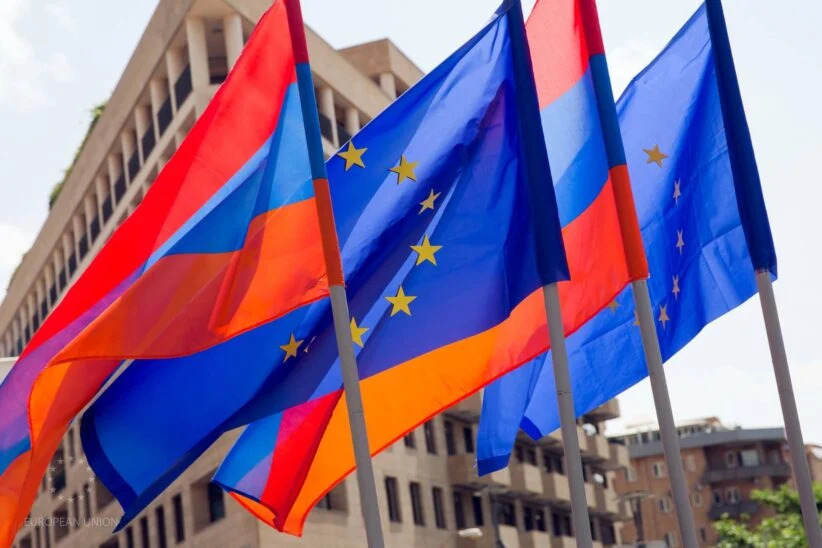 Флаги ЕС и Армении. Фото: https://armeniatoday.am/economica/1123831/