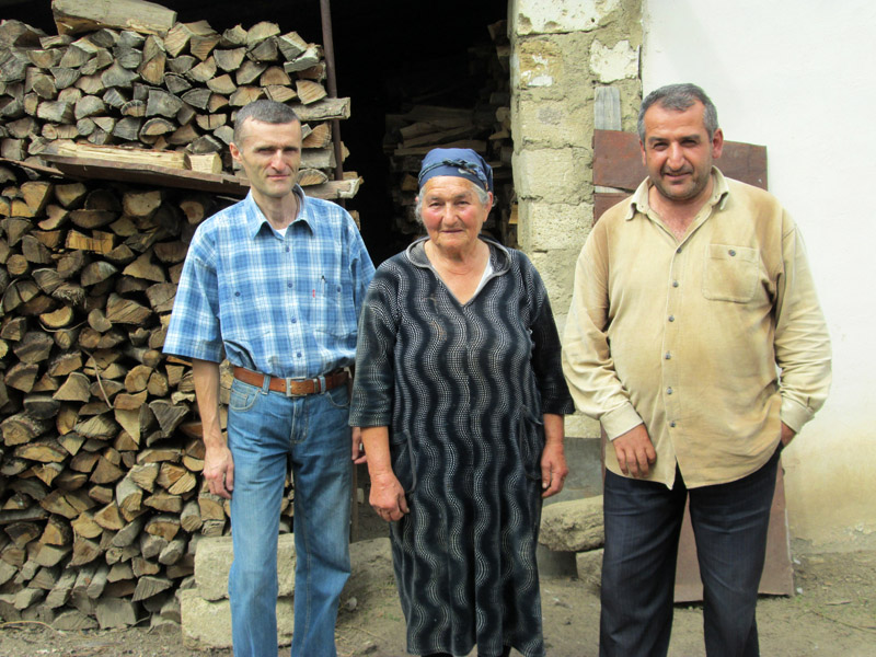 Вадим, т.Арина и Артур. Вадим, т.Арина и Артур.