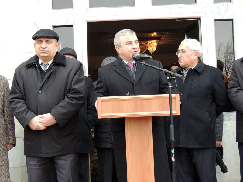 Выступает спикер парламента Ашот Гулян. Выступает спикер парламента Ашот Гулян.