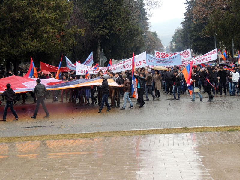 Шествие дошло до конечной совей точки - "Пятачка". Шествие дошло до конечной совей точки - "Пятачка".