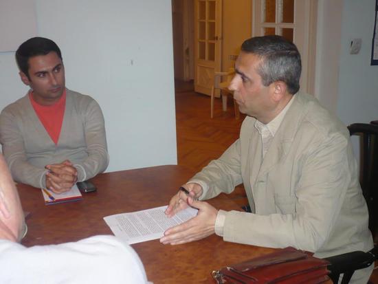 Председатель Общественного совета по внешней политике и безопасности Масис Маилян (справа). Председатель Общественного совета по внешней политике и безопасности Масис Маилян (справа).