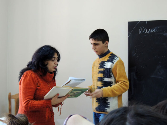 Преподаватель физики школы №3 г.Степанакерта Анаит Товмасян. Преподаватель физики школы №3 г.Степанакерта Анаит Товмасян.