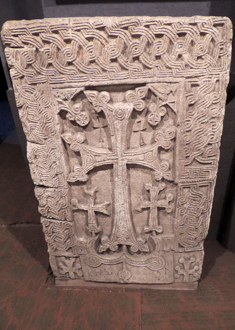 Хачкар. 13в. Найден в с.Ханск Аскеранского района. Хачкар. 13в. Найден в с.Ханск Аскеранского района.