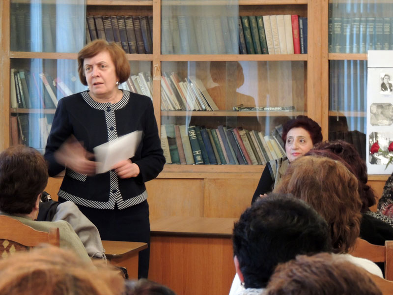 Заслуженный учитель НКР, преподаватель русского языка школы №7 г.Степанакерта Вера Хачатурян. Практически ни одно мероприятие такого характера не проходит без помощи и участия Веры Герасимовны. Заслуженный учитель НКР, преподаватель русского языка школы №7 г.Степанакерта Вера Хачатурян. Практически ни одно мероприятие такого характера не проходит без помощи и участия Веры Герасимовны.