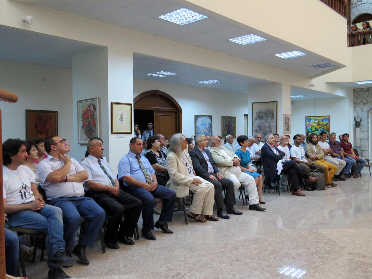 Гости и участники симпозиума. Гости и участники симпозиума.