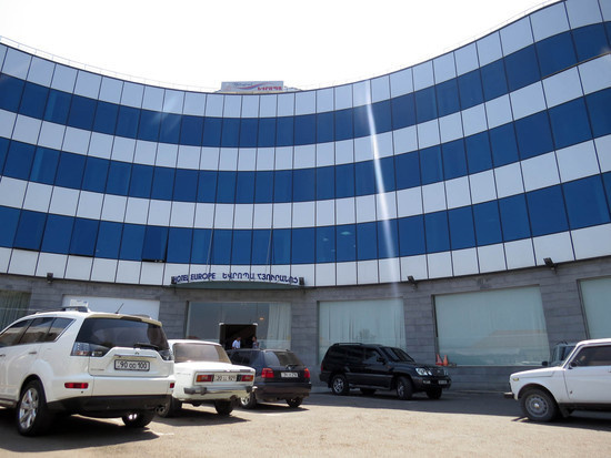 Гостиница "Евпрпа" в Степанакерте, где в первый день прошли встречи. Гостиница "Евпрпа" в Степанакерте, где в первый день прошли встречи.