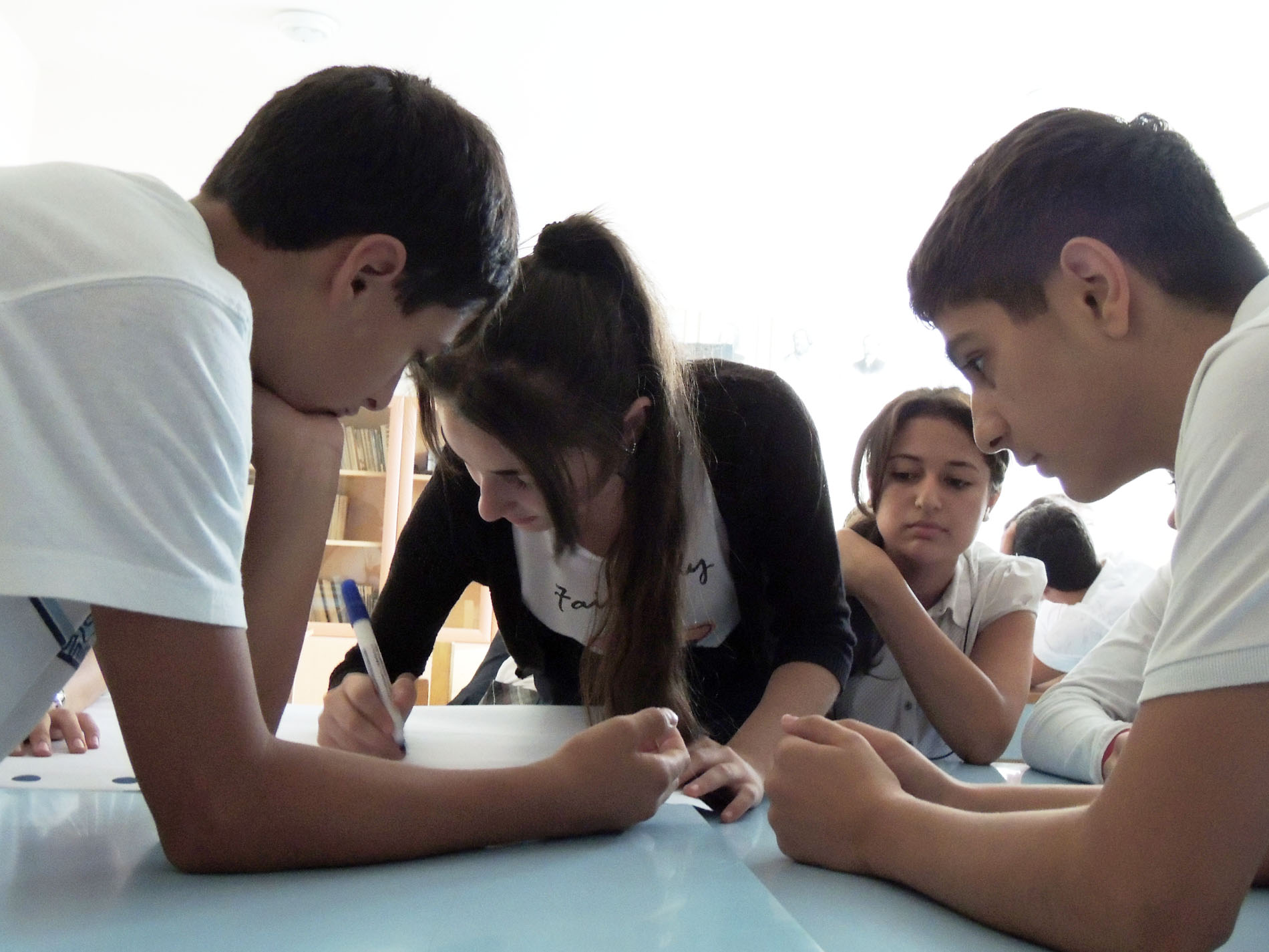 Первая группа выбрала название &laquo;Защитники здоровья&raquo;.