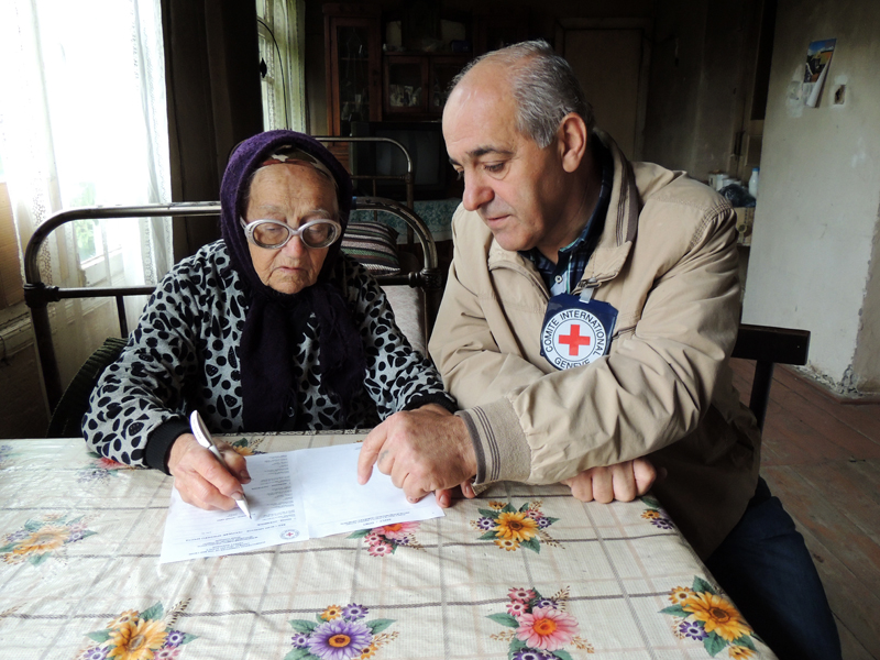 Эдгар Саркисян, сотрудник отдела по розыску. Эдгар Саркисян, сотрудник отдела по розыску.