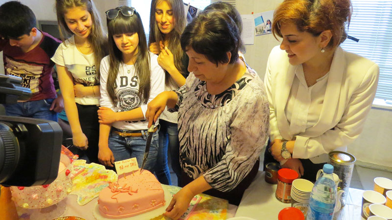 Светлана готовится разделаться с Розовой Пантерой.