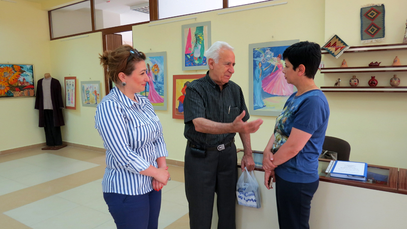 Слева на право директор ГНО г.Шуши Лусине Гаспарян, Шаген Хачатрян и министр культуры НКР Нарине Агабалян.