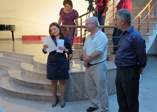 Мероприятие открывает директор ГНО Лусине Гаспарян.