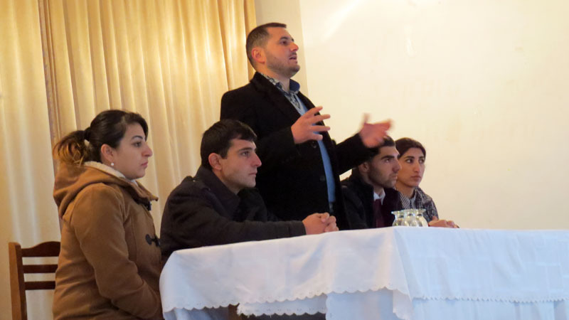 Артур Григорян представил собравшимся программу, по которой они приехали.